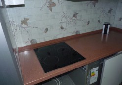 кухонная столешница из искусственного камня